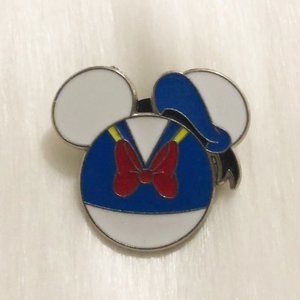 Donald Duck Mickey Icon Pin